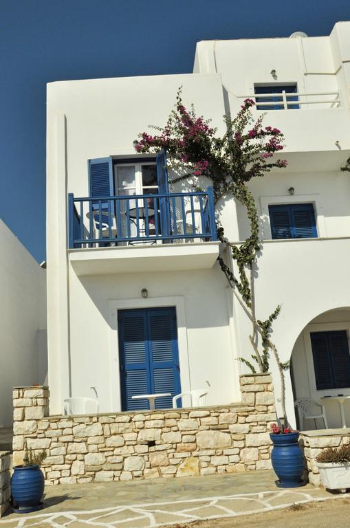 Bocamviglies By The Sea Hotell Náousa Exteriör bild