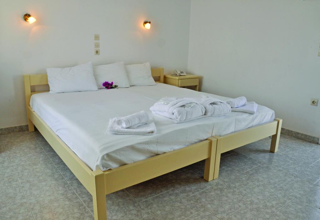 Bocamviglies By The Sea Hotell Náousa Exteriör bild