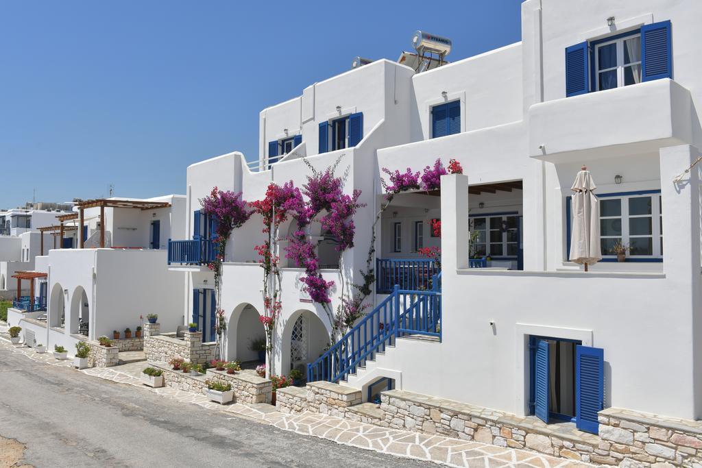 Bocamviglies By The Sea Hotell Náousa Exteriör bild